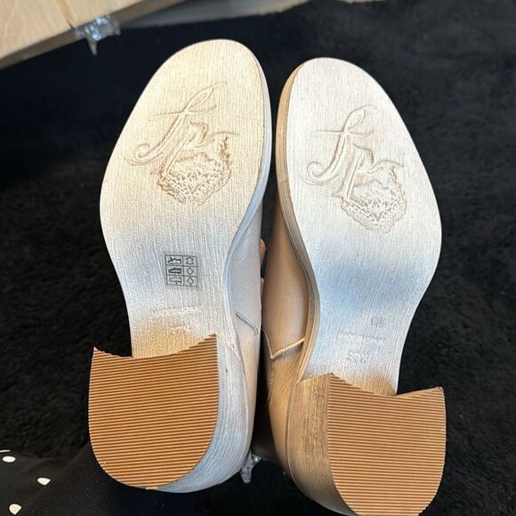 Free People Essential Chelsea Boots – Cream/Pink – Size 7.5 – NWOB - Picture 6 of 7